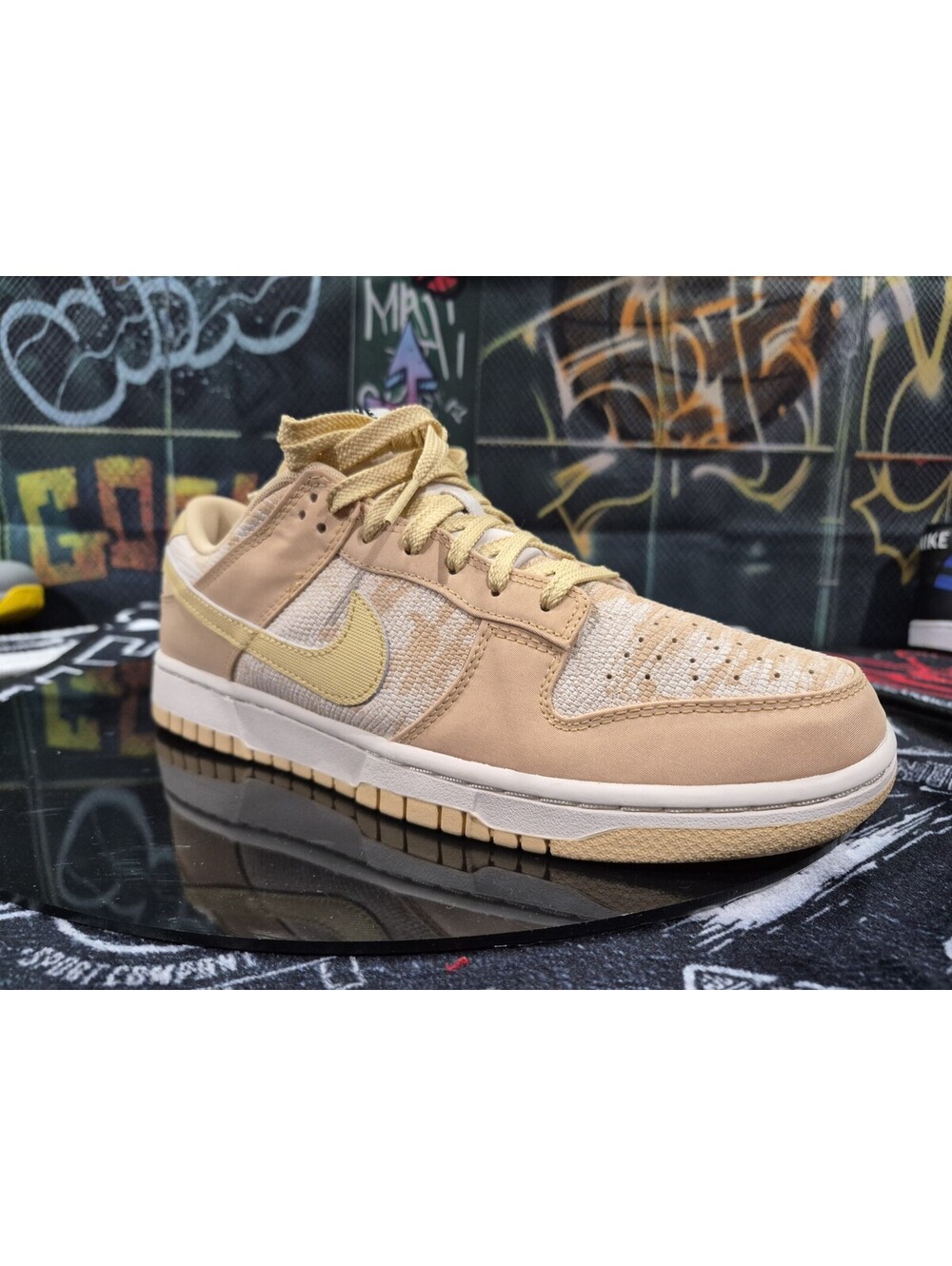 Nike Dunk Low Light Orewood Snakeskin Men’s Low Top Sneakers Lace Up HJ5777-101 - Picture 2 of 9